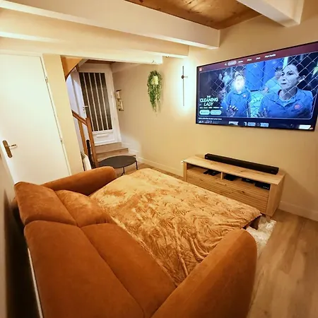 Nid Cosy - Balneo, Lit King Size & Ambiance Cinema Angoulême